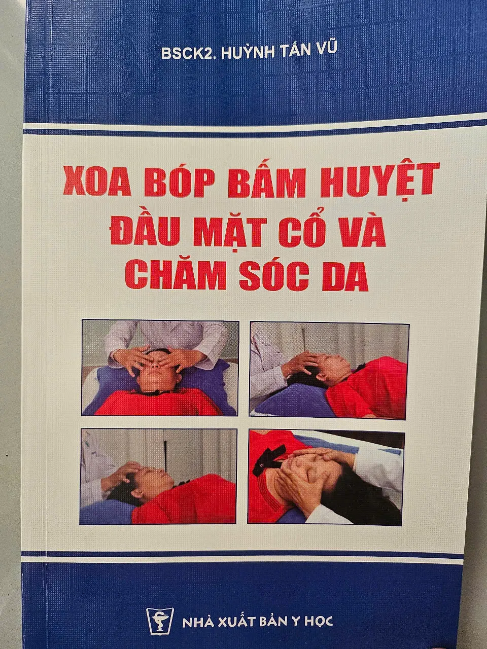 ''XOA BÓP BẤM HUYỆT ĐẦU MẶT CỔ VÀ CHĂM SÓC DA''
